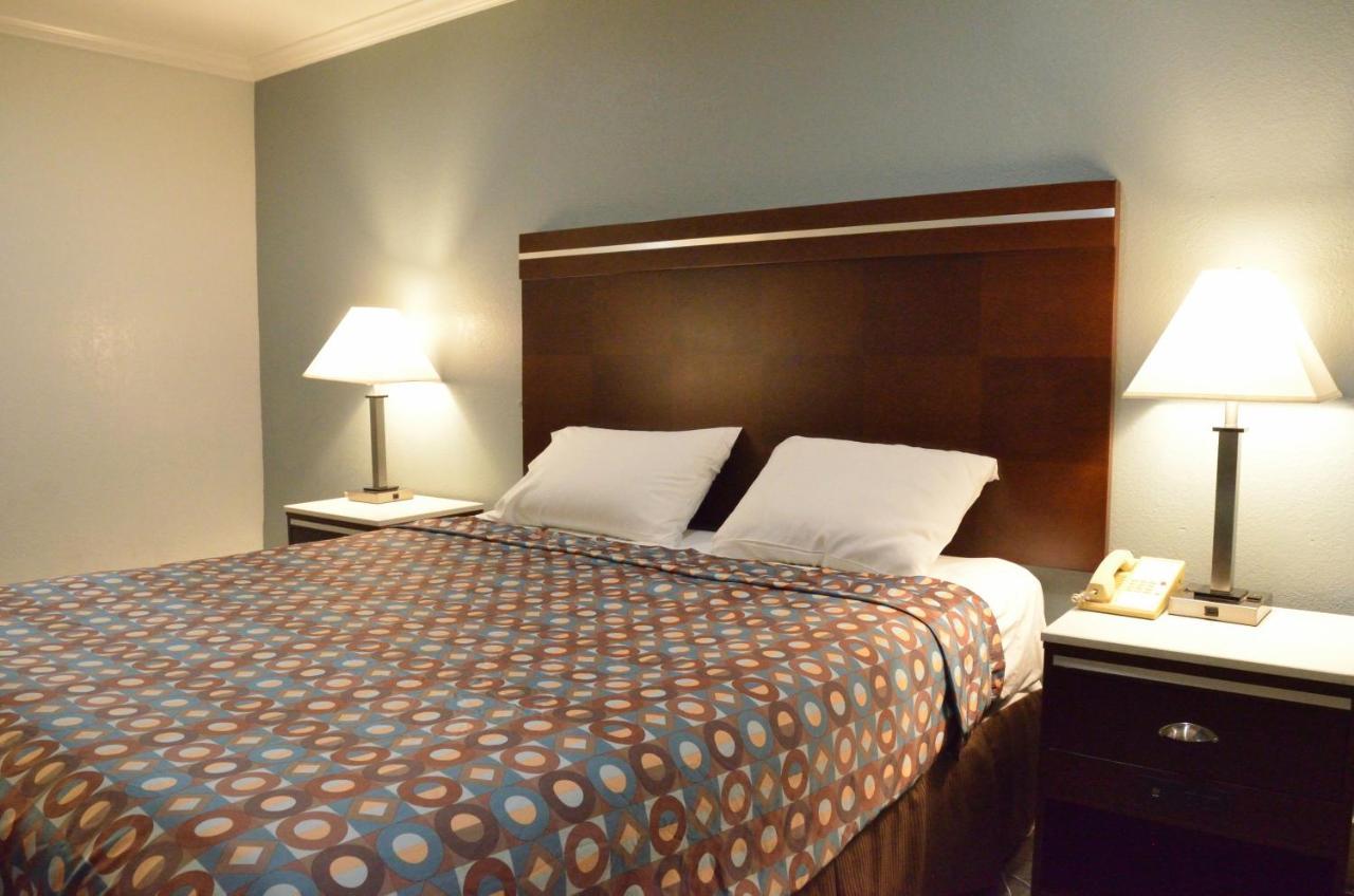 Welcome Inn Корона Екстер'єр фото