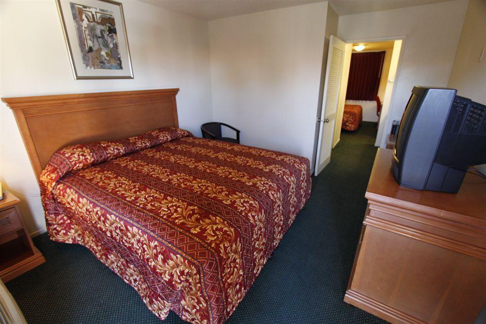 Welcome Inn Корона Екстер'єр фото